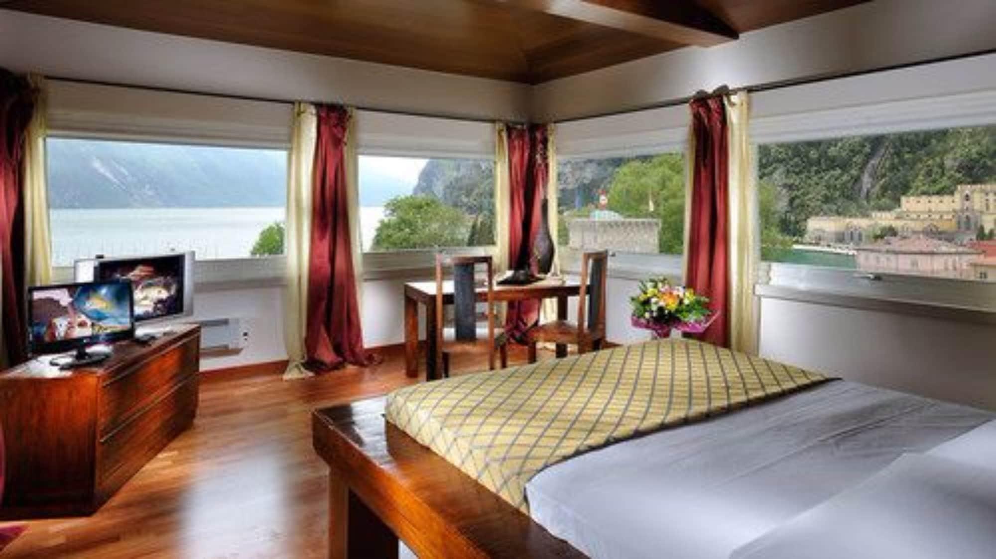 Grand Hotel Riva Esterno foto